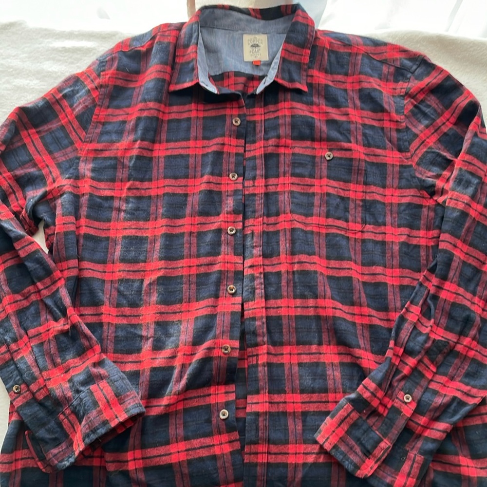 Men’s XXL flannel, red and navy